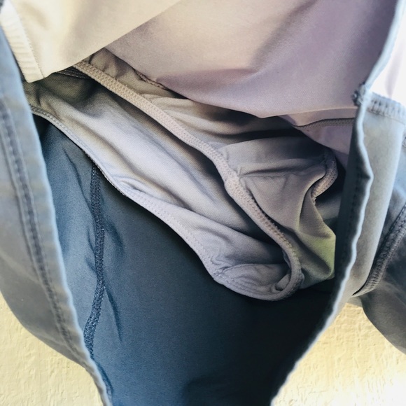 Reebok Women's Gray Workout Athletic Running Shorts XS - Picture 3 of 6